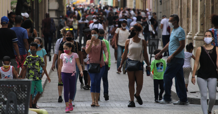 Regulan las compras en las tiendas CIMEX y Caribe de La Habana