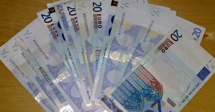 Consulado de España en Cuba solo acepta pagos con euros en efectivo