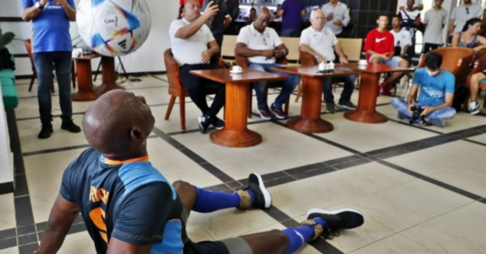 Cubano consigue un récord Guinness de dominio del balón