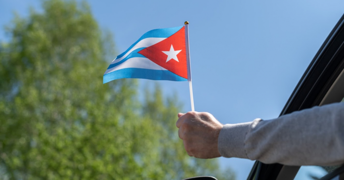 Phoenix recibe más de 3000 cubanos en pocos meses